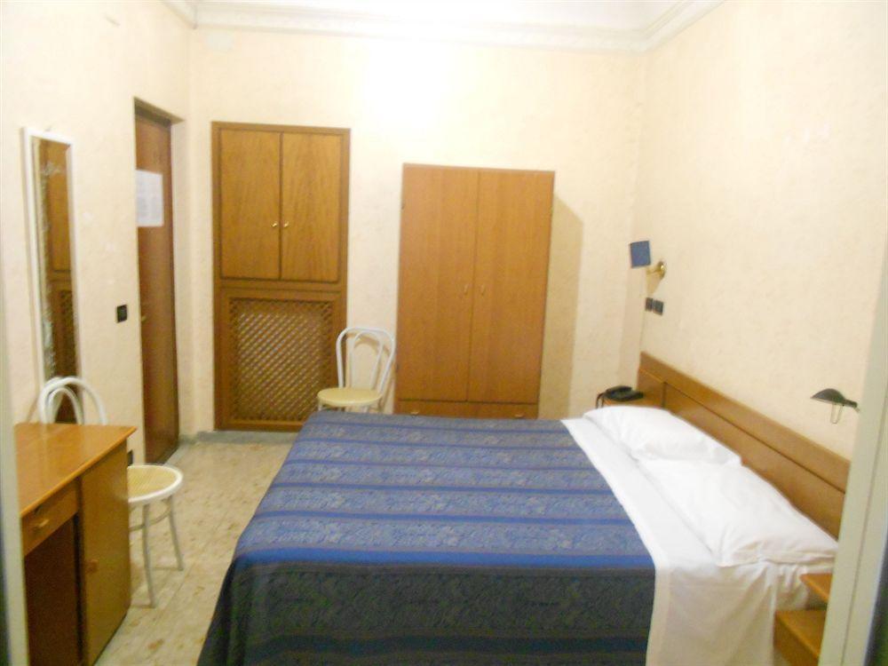 Hotel Dei Mille Rome Bagian luar foto